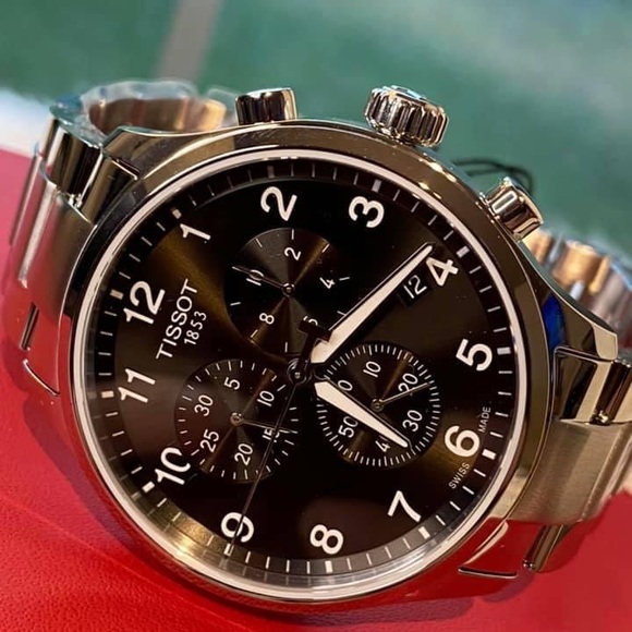 Tissot Chronograph XL Classic
Scratch-resistant Sapphire Crystal - Picture 9 of 11